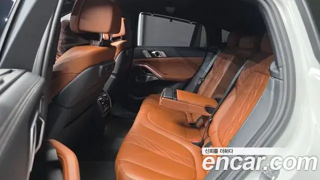 BMW X6 2023 — Photo 12/20