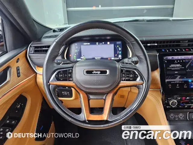 Jeep Grand Cherokee 2023 — Фото 13/20