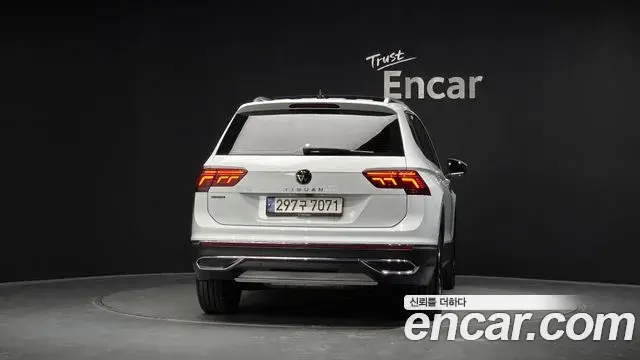 Volkswagen Tiguan Allspace 2023 — Фото 4/20