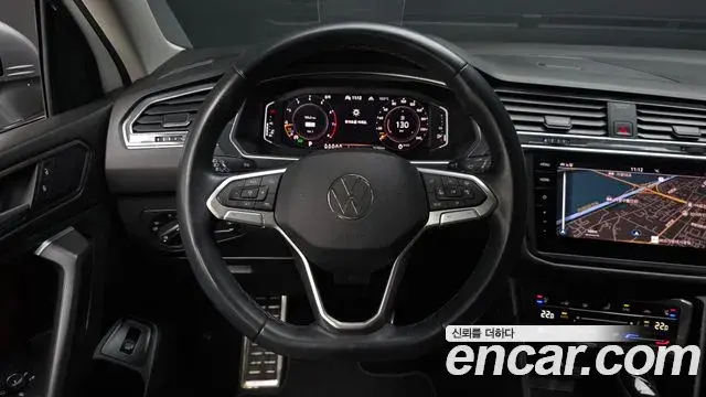 Volkswagen Tiguan Allspace 2023 — Фото 13/20