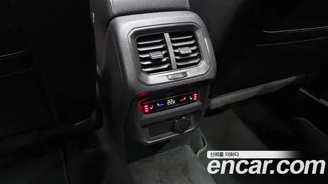 Volkswagen Tiguan Allspace 2023 — Фото 19/20