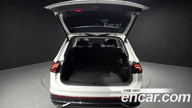 Volkswagen Tiguan Allspace 2023 — Фото 20/20