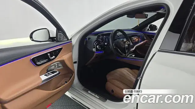 Mercedes-Benz E-Class 2024 — Фото 8/20