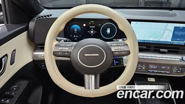 Hyundai Kona 2023 — Фото 13/20