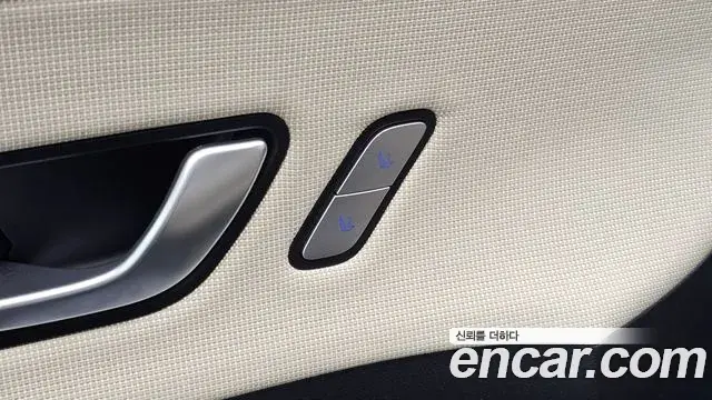Hyundai Kona 2023 — Фото 17/20