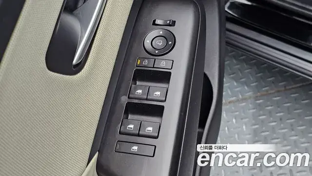 Hyundai Kona 2023 — Фото 18/20