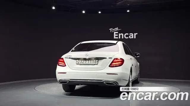 Mercedes-Benz E-Class 2019 — Фото 4/20