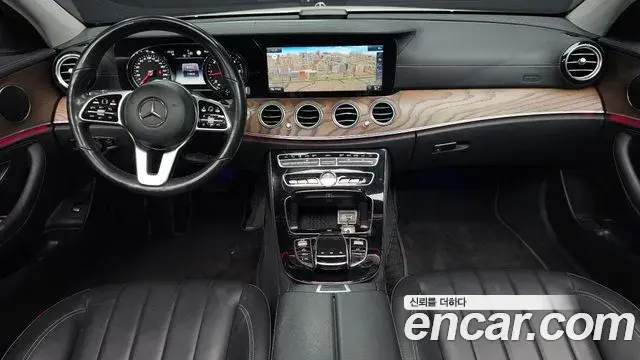 Mercedes-Benz E-Class 2019 — Фото 7/20