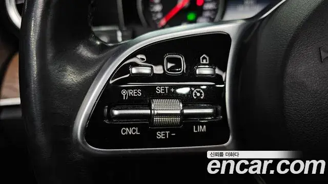 Mercedes-Benz E-Class 2019 — Фото 18/20