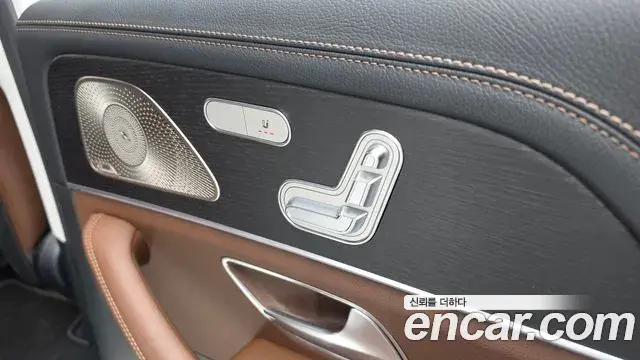 Mercedes-Benz GLE-Class 2024 — Фото 17/20