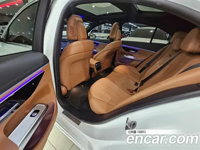 Mercedes-Benz E-Class 2024 — Фото 11/20