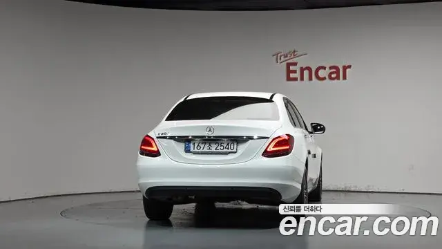 Mercedes-Benz C-Class 2020 — Фото 4/20