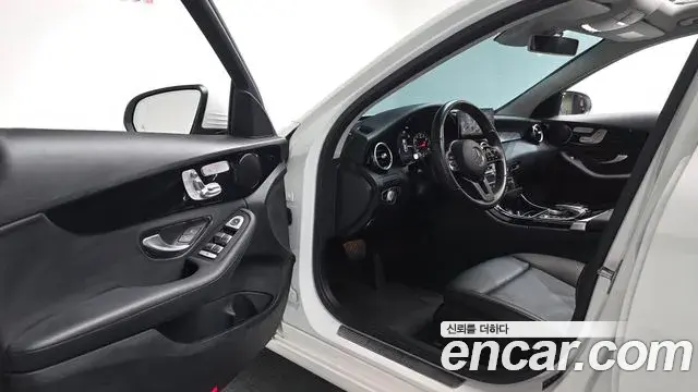 Mercedes-Benz C-Class 2020 — Фото 10/20