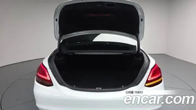 Mercedes-Benz C-Class 2020 — Фото 20/20