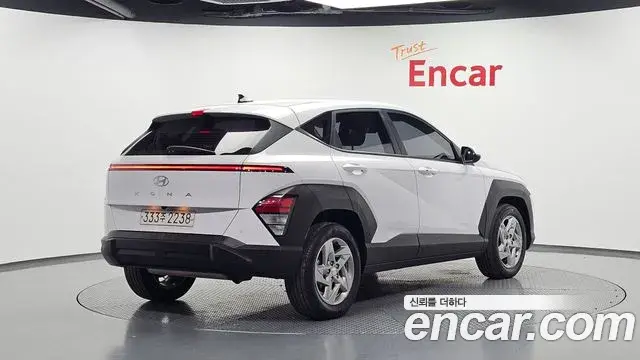 Hyundai Kona 2023 — Фото 2/20