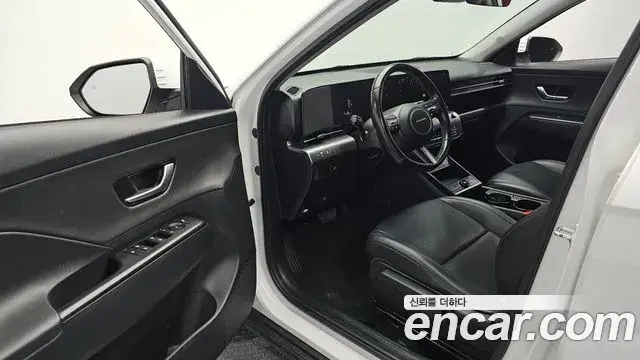 Hyundai Kona 2023 — Фото 11/20