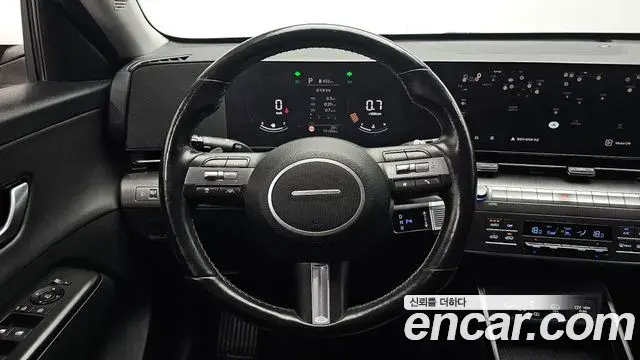Hyundai Kona 2023 — Фото 13/20