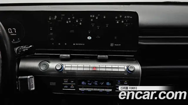 Hyundai Kona 2023 — Фото 14/20
