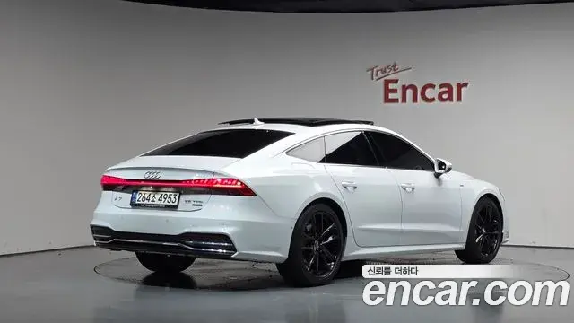 Audi A7 2020 — Фото 2/20