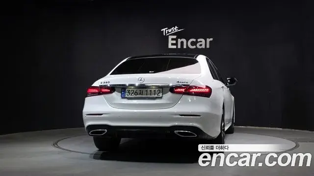 Mercedes-Benz E-Class 2022 — Фото 4/20