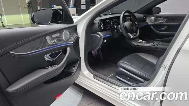 Mercedes-Benz E-Class 2022 — Фото 10/20