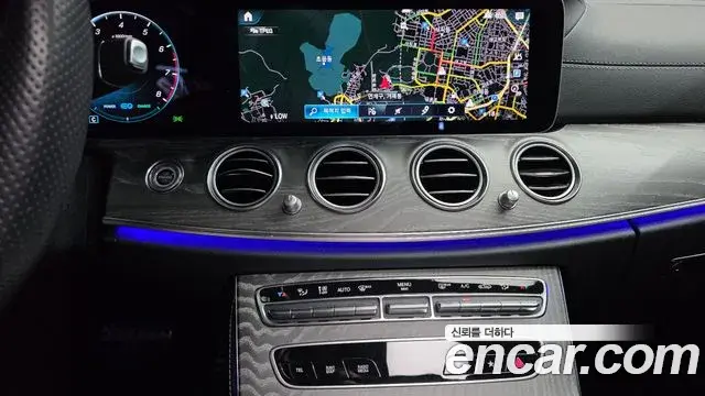 Mercedes-Benz E-Class 2022 — Фото 14/20