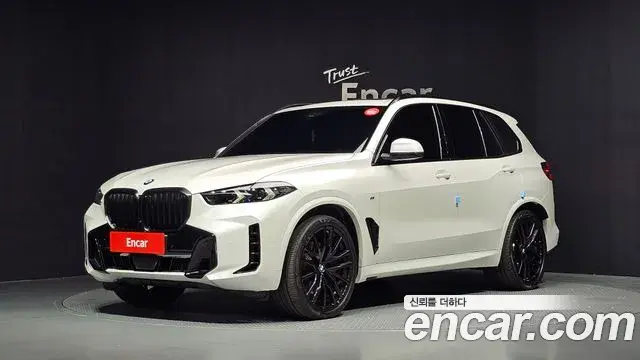 BMW X5 2025 — Фото 1/20