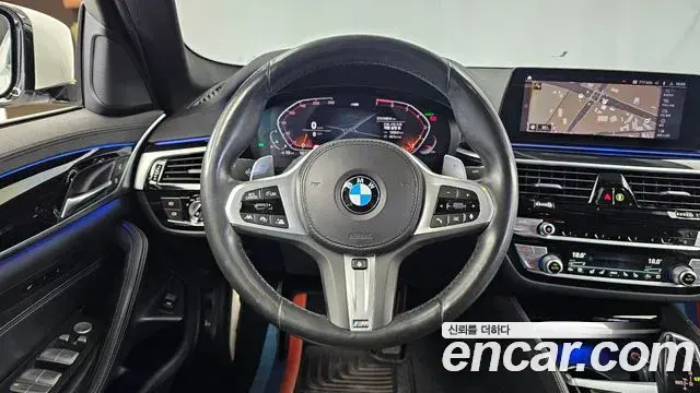 BMW 5 Series 2019 — Фото 13/20
