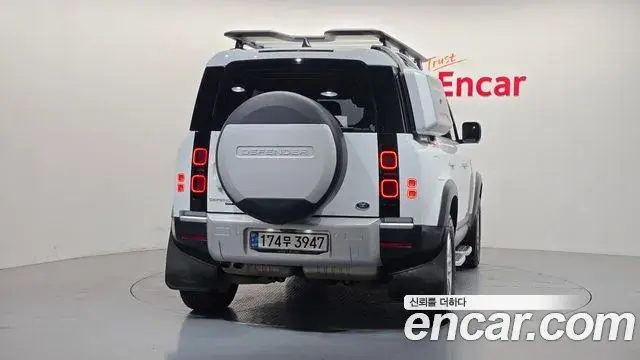 Land Rover Defender 2020 — Фото 4/20