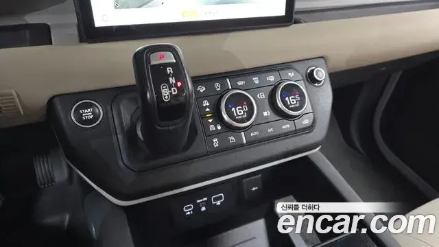 Land Rover Defender 2020 — Фото 9/20