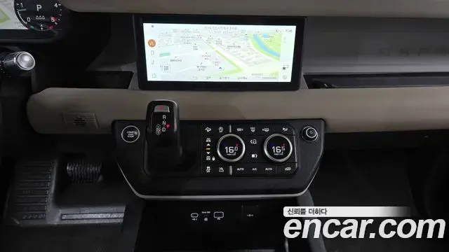 Land Rover Defender 2020 — Фото 13/20