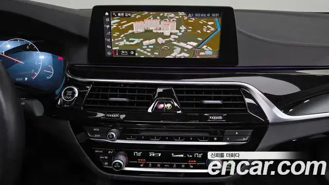 BMW 5 Series 2019 — Фото 14/20