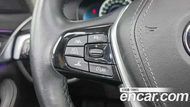BMW 5 Series 2019 — Фото 18/20
