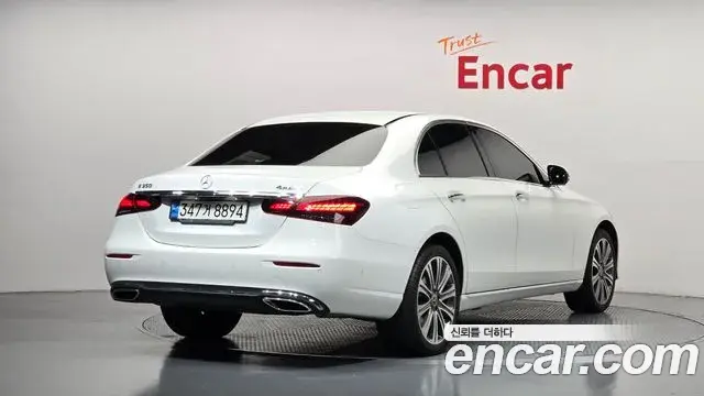 Mercedes-Benz E-Class 2023 — Фото 1/20