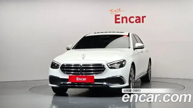 Mercedes-Benz E-Class 2023 — Фото 2/20