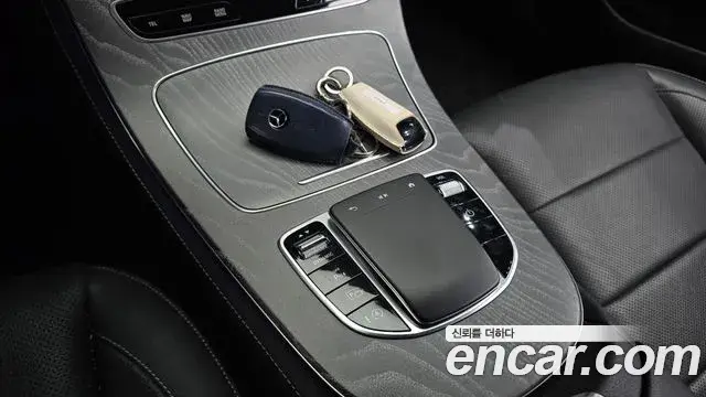 Mercedes-Benz E-Class 2023 — Фото 7/20