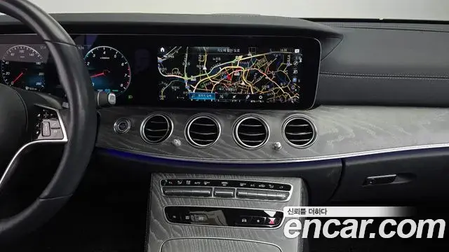 Mercedes-Benz E-Class 2023 — Фото 13/20