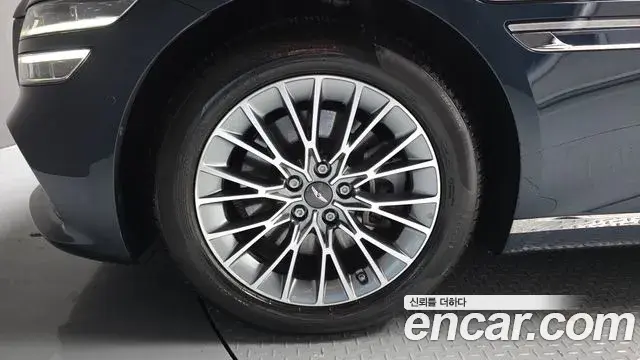 Genesis Electrified G80 2023 — Photo 5/20