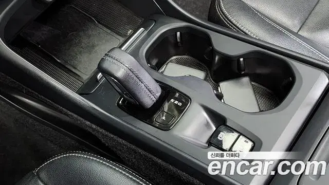 Volvo XC40 2020 — Photo 1/20