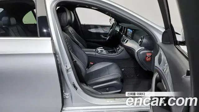 Mercedes-Benz E-Class 2019 — ფოტო 20/20