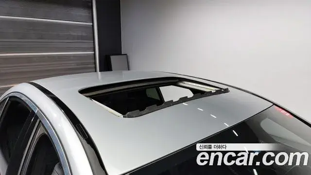 Mercedes-Benz E-Class 2019 — ფოტო 15/20