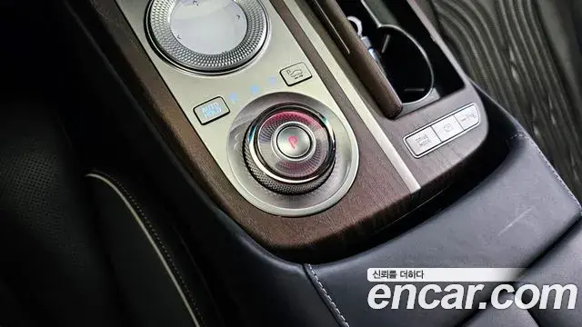 Genesis Electrified G80 2020 — Photo 9/20