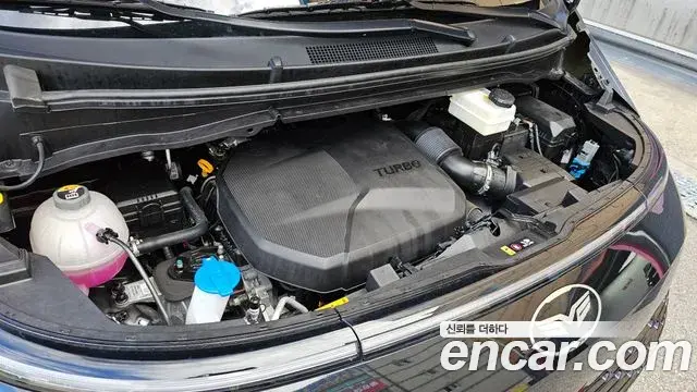 Hyundai Staria 2023 — Photo 6/20