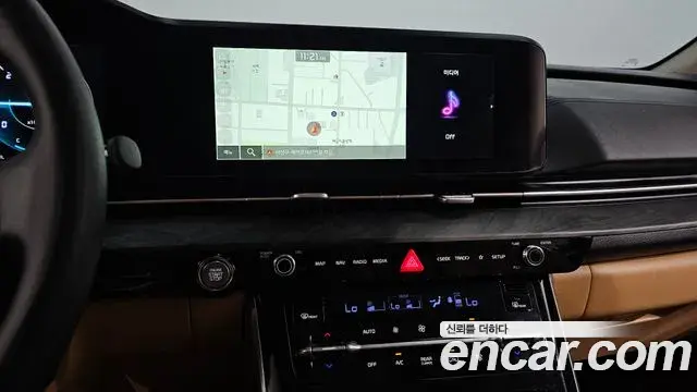 Kia Carnival 2023 — Photo 14/20