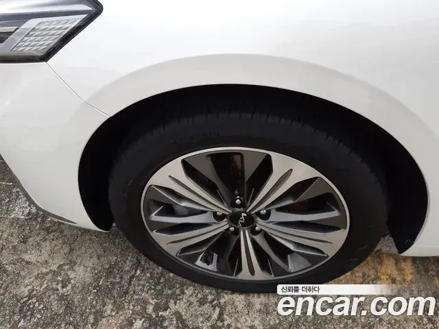 Kia K8 2023 — Şəkil 7/16