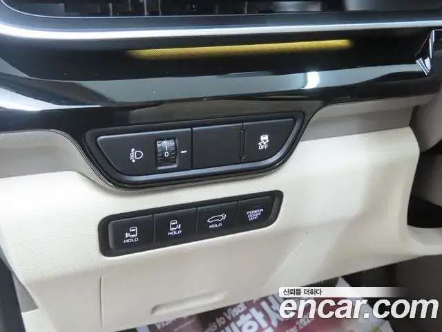 Kia Carnival 2024 — Photo 9/20