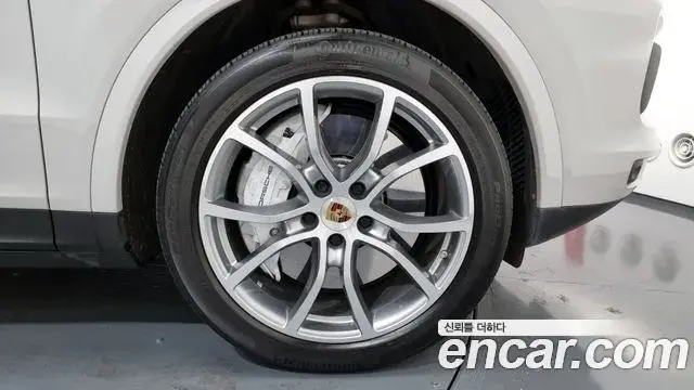 Porsche Cayenne 2020 — Photo 5/20