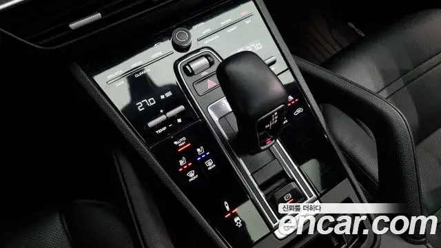 Porsche Cayenne 2020 — Photo 9/20