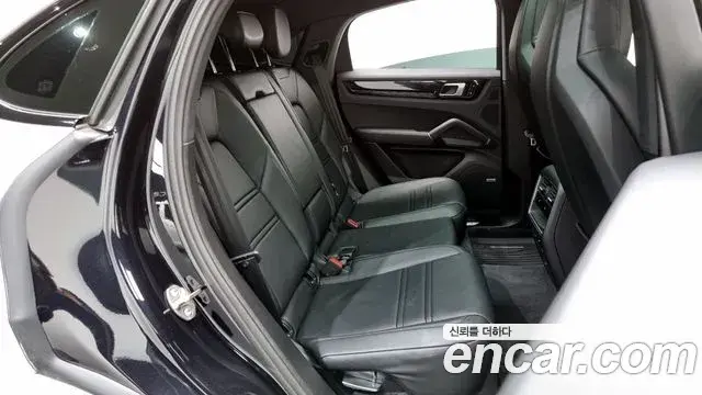 Porsche Cayenne 2020 — Photo 12/20