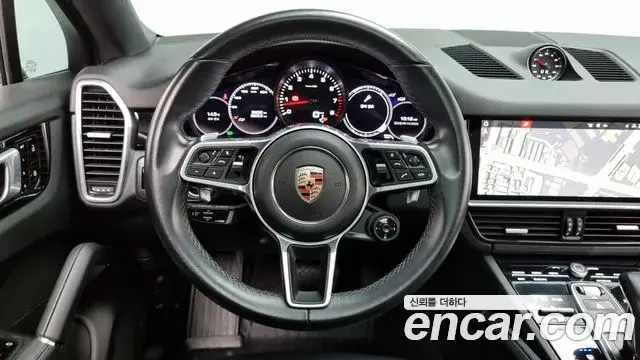 Porsche Cayenne 2020 — Photo 13/20